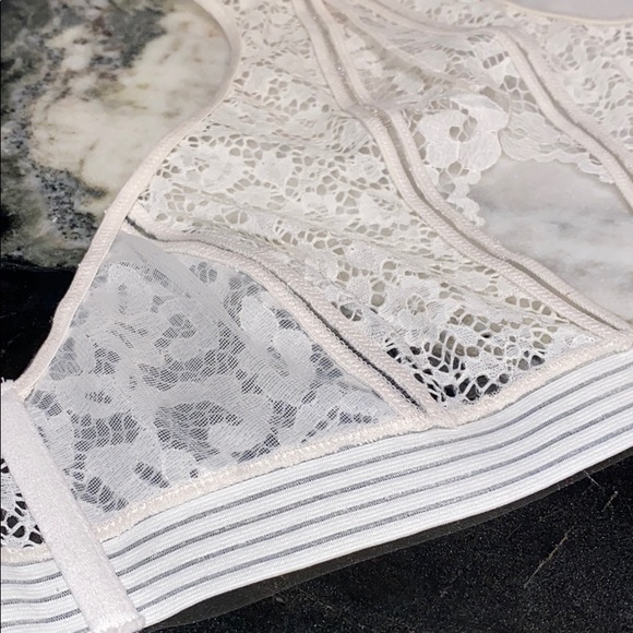 Victoria Secret High neck keyhole Bralette - Picture 4 of 5